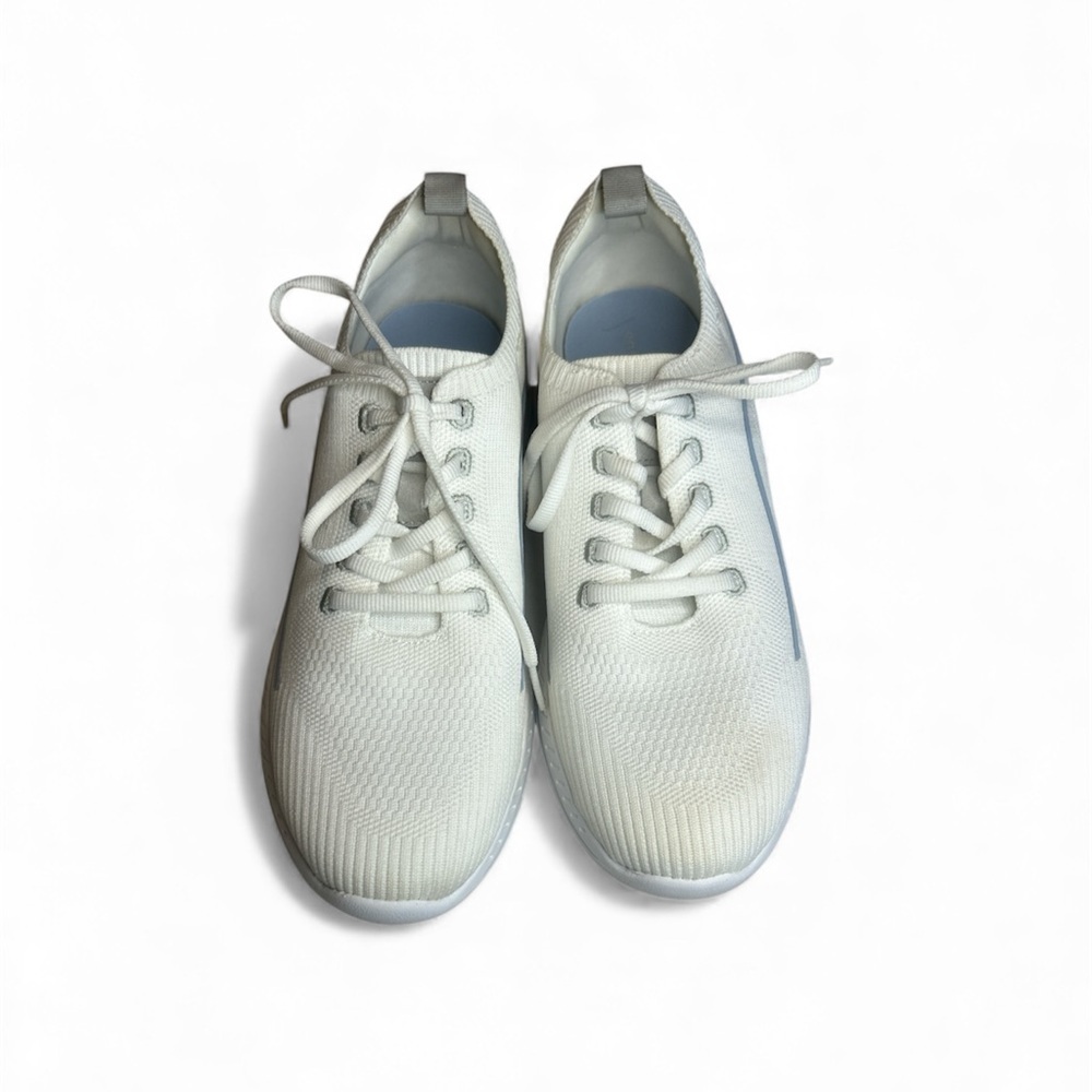 Easy Spirit Gage White Lace-Up Sneakers Sz 9 great condition